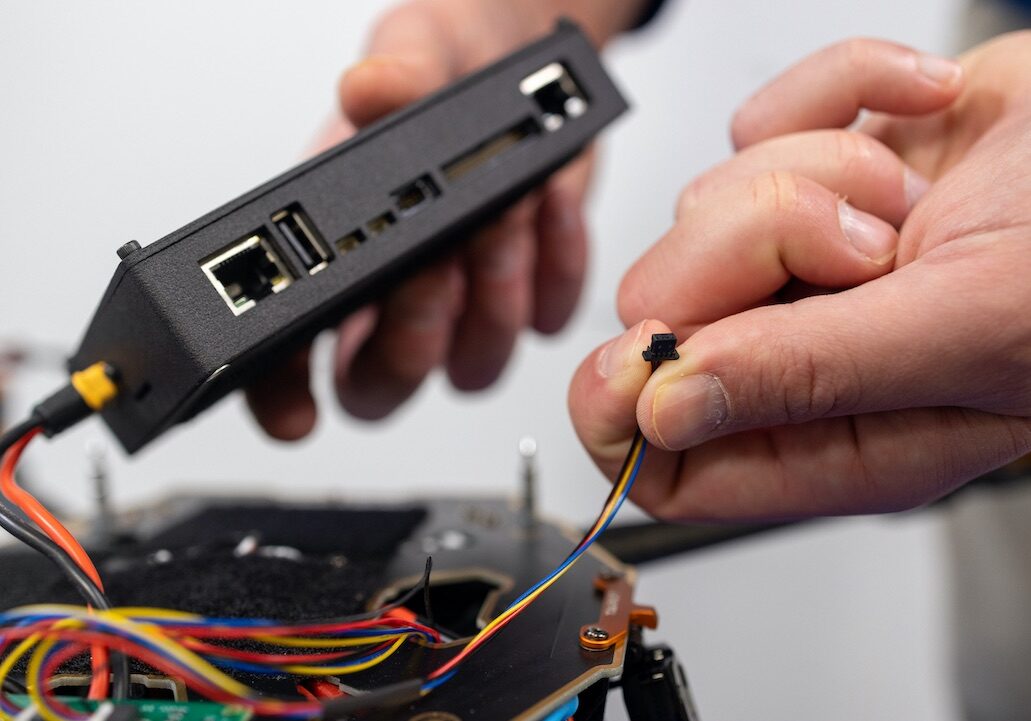 hardwr wires hands hardwr wires hands